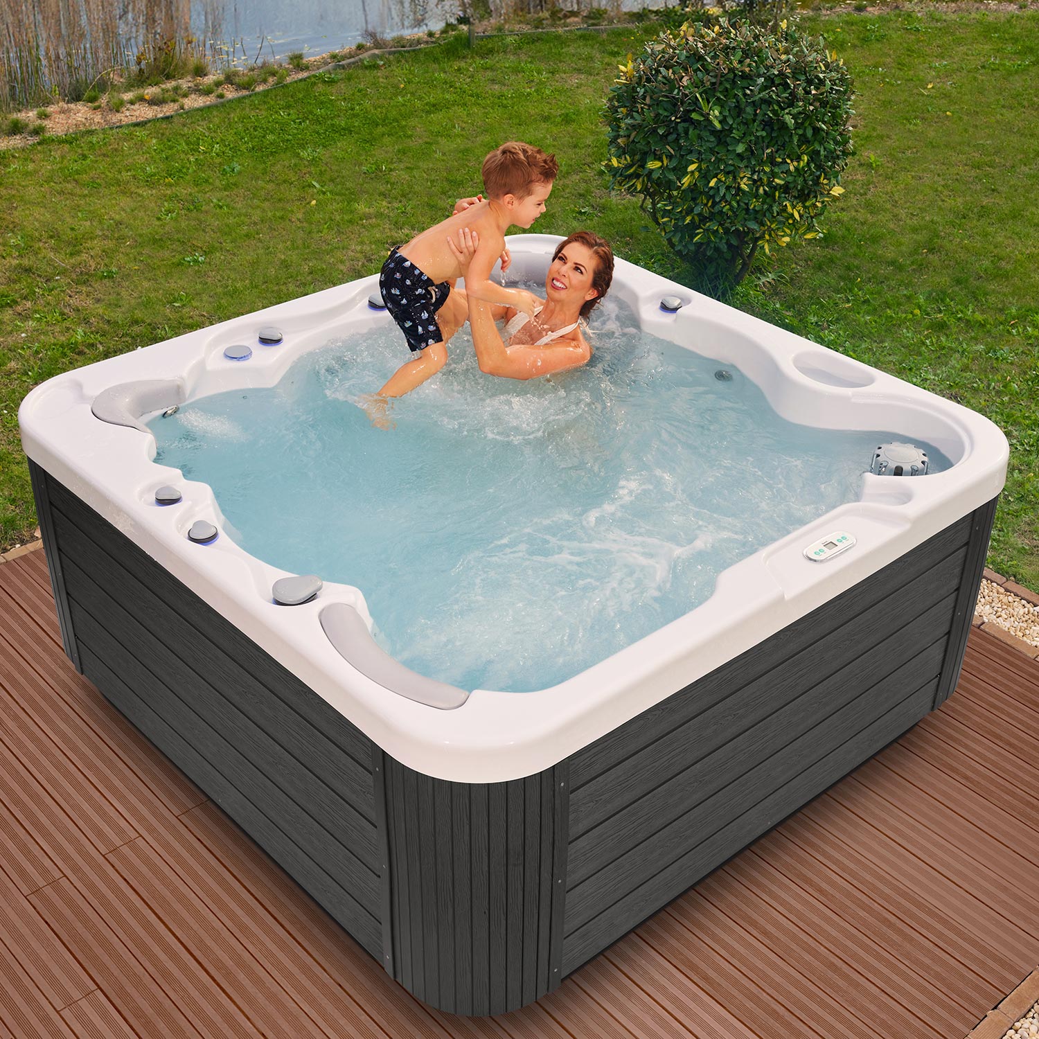 Wellis_jupiter_hot_tub_lifestyle_6