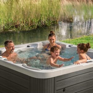 Romantic weekend break with hot tub – a guide to home relaxation