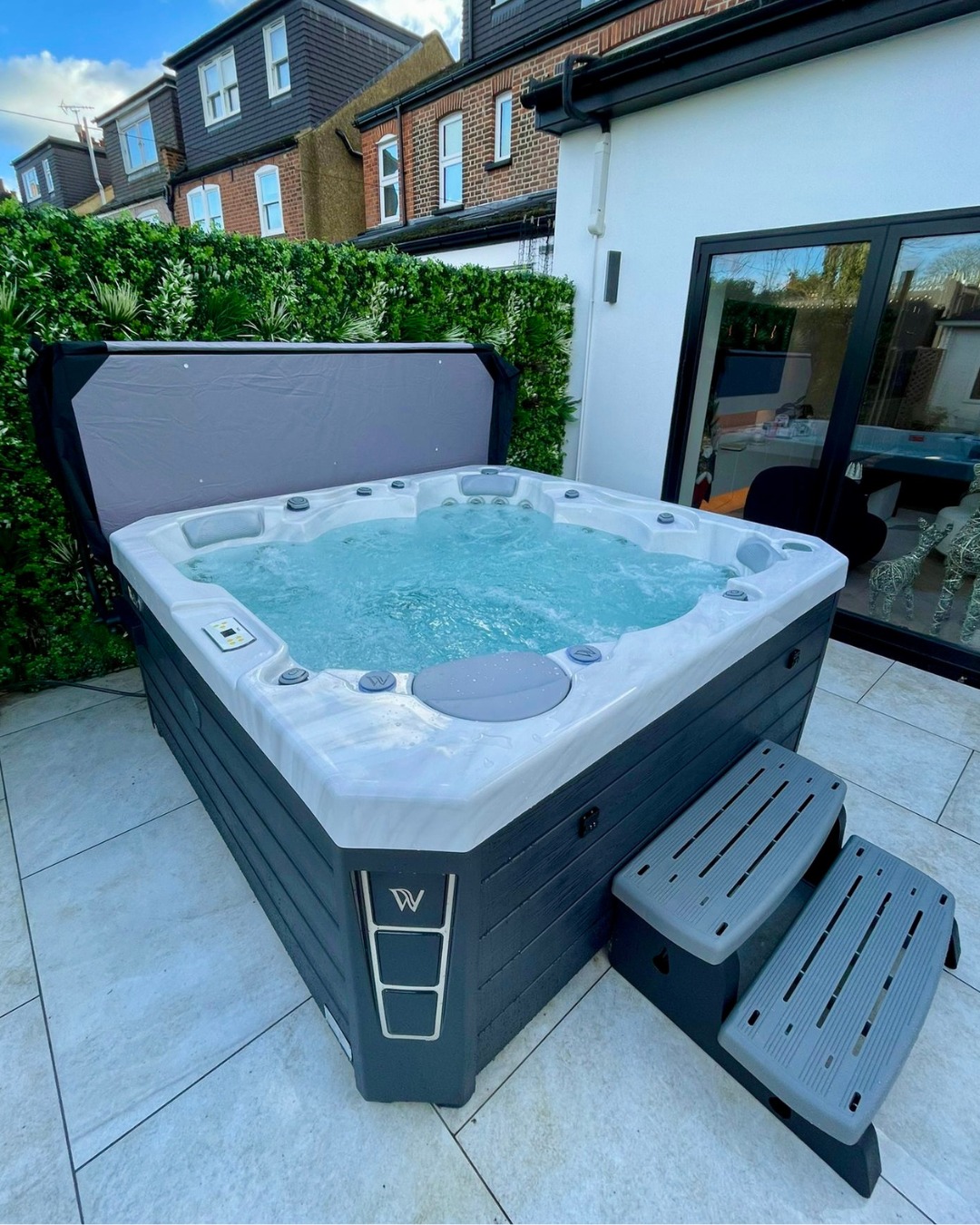 How Long Does a Hot Tub Take to Heat Up? Tips to Get in Faster! 1 johnsons 5